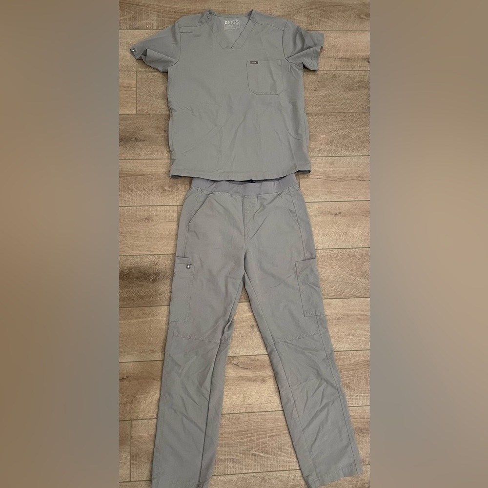 Figs Axim pants and Chisec top size Medium for both - Cement